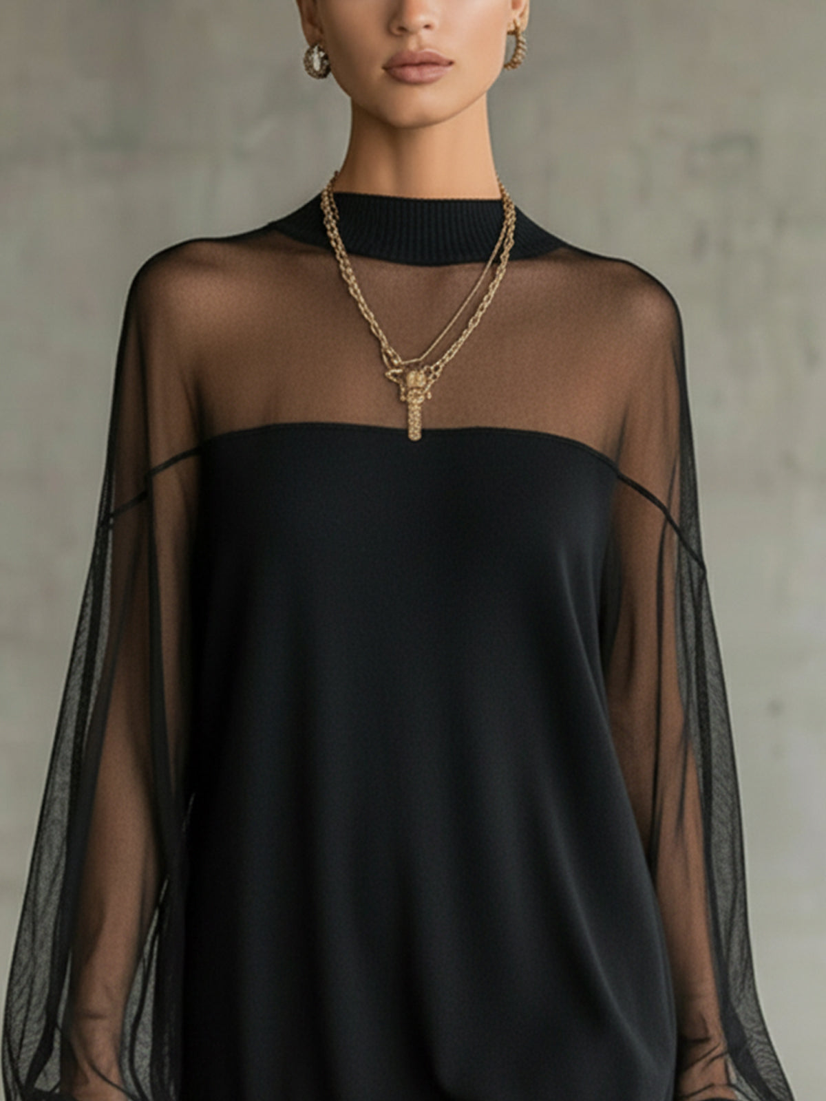 Juliette Vestido Negro con Mangas de Tul